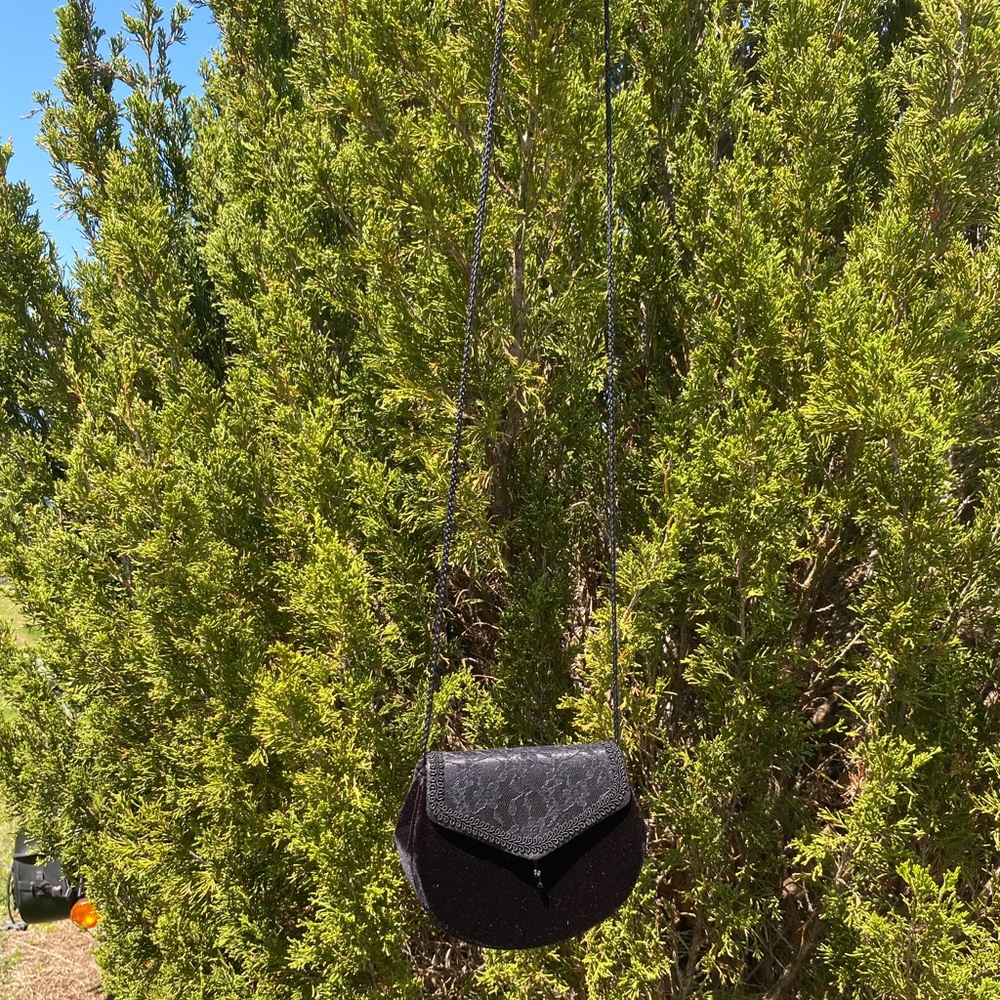 Small Black Vintage Velour Floral Lace Evening Bag With Strap - Picture 2 of 11